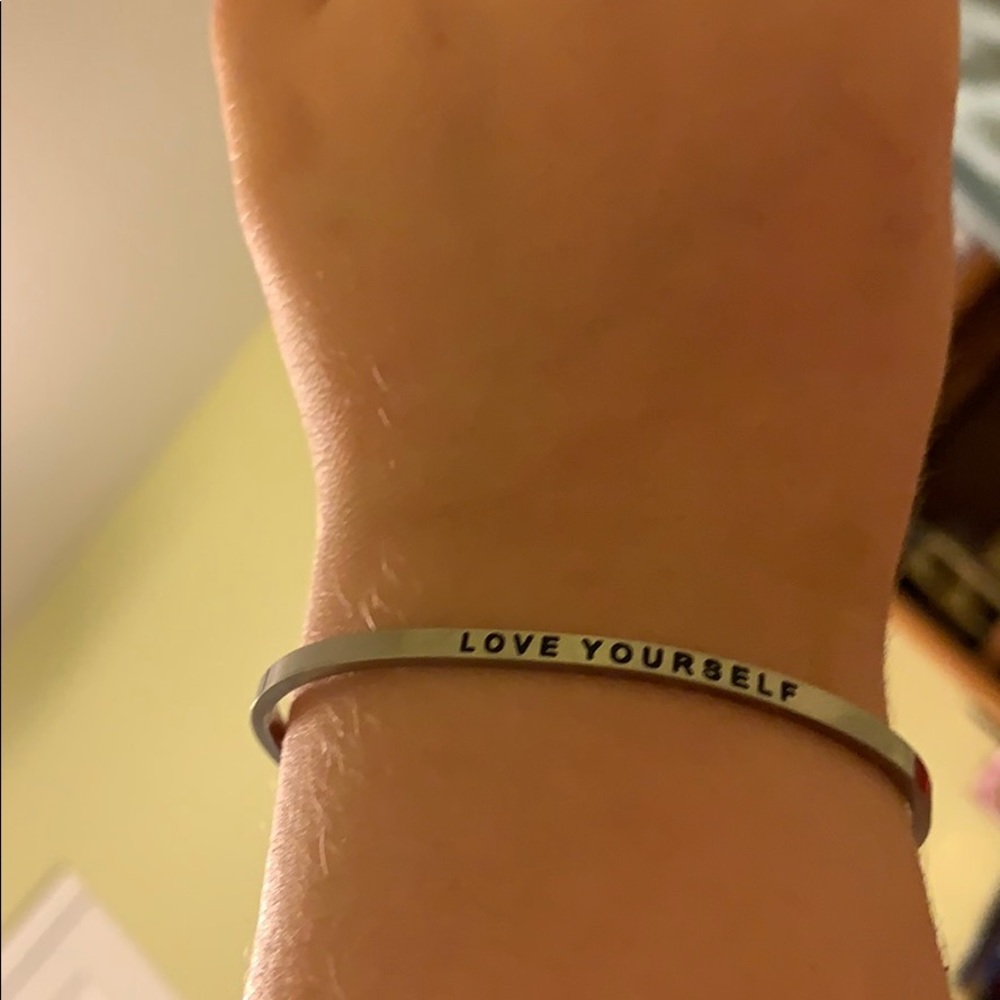 Metal lose yourself bracelet